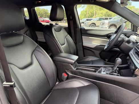 Used 2025 Jeep Compass Limited AWD/4WD image 16