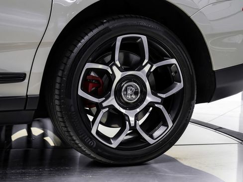 Used 2022 Rolls-Royce Cullinan Black Badge AWD/4WD image 58