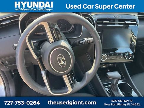 Used 2024 Hyundai Tucson SE image 10
