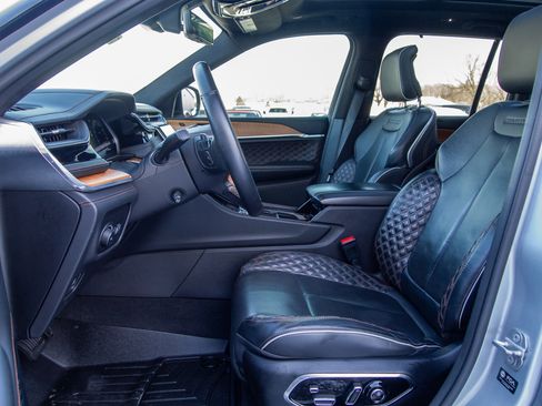 Used 2022 Jeep Grand Cherokee Summit image 12