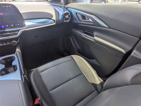 Used 2024 Chevrolet Equinox EV LT FWD image 17