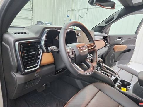 Used 2026 GMC Canyon AT4 w/ Technology Plus Package AWD/4WD image 18