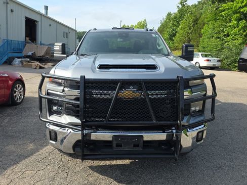 Used 2025 Chevrolet Silverado 3500 LT AWD/4WD image 2