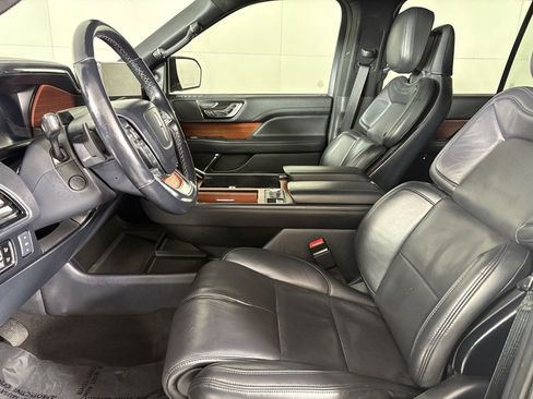 Used 2023 Lincoln Navigator Reserve image 21