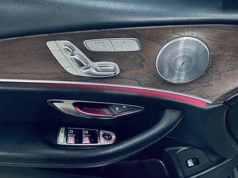 Used 2017 Mercedes-Benz E 300 4MATIC image 35