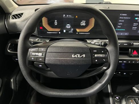 Used 2025 Kia K4 FWD image 12