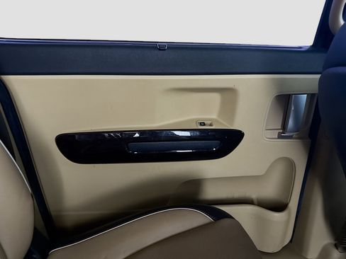 Used 2020 Kia Sedona EX w/ EX Premium Package image 26