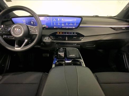 Used 2025 Buick Enclave Preferred image 15