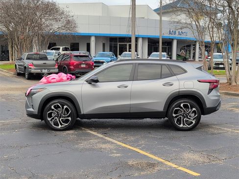 New 2026 Chevrolet Trax RS image 2