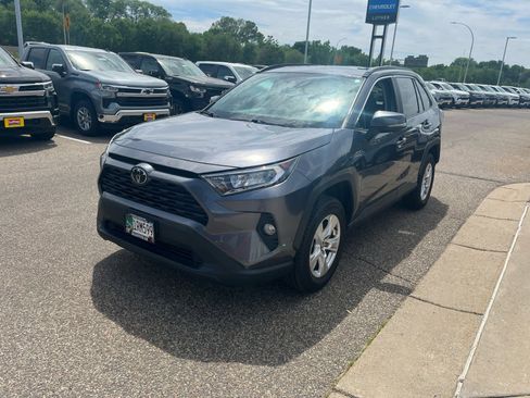 Used 2021 Toyota RAV4 XLE w/ Convenience Package AWD/4WD image 3