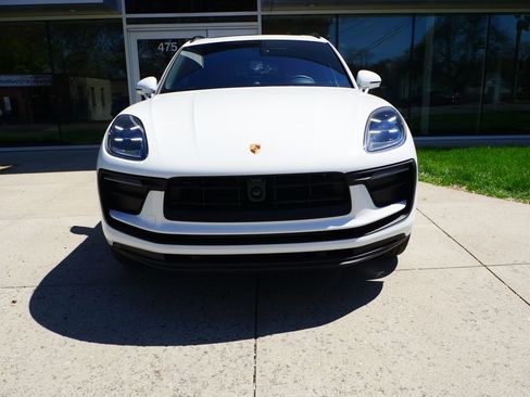 New 2026 Porsche Macan AWD/4WD image 39