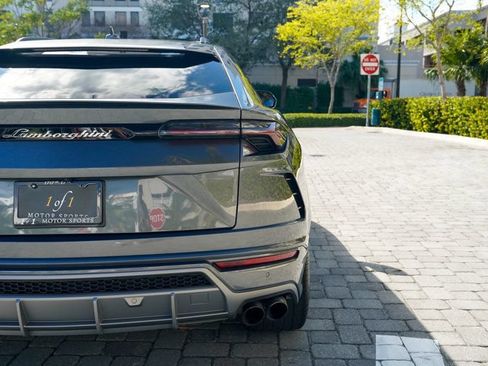 Used 2019 Lamborghini Urus AWD/4WD image 26