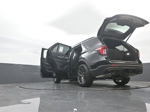 New 2026 Ford Explorer ST w/ Sun And Sound Package image 39