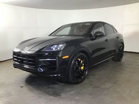 Certified 2025 Porsche Cayenne GTS image 1