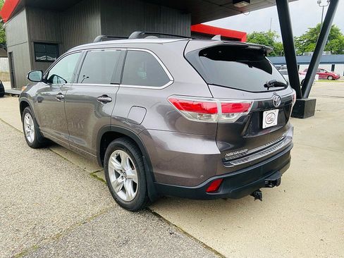 Used 2016 Toyota Highlander Limited AWD/4WD image 2