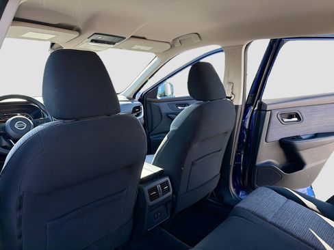 Used 2021 Nissan Rogue SV image 6