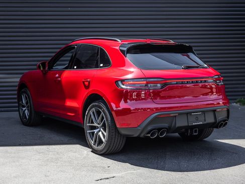 Certified 2026 Porsche Macan AWD/4WD image 3