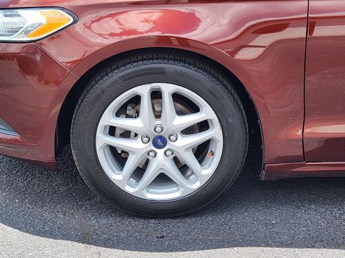 Used 2016 Ford Fusion SE FWD image 12
