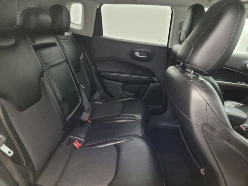Used 2018 Jeep Compass Latitude FWD image 19