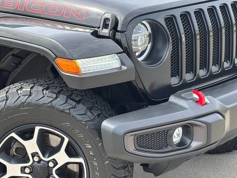 Used 2022 Jeep Wrangler Unlimited Rubicon w/ LED Lighting Group AWD/4WD image 7