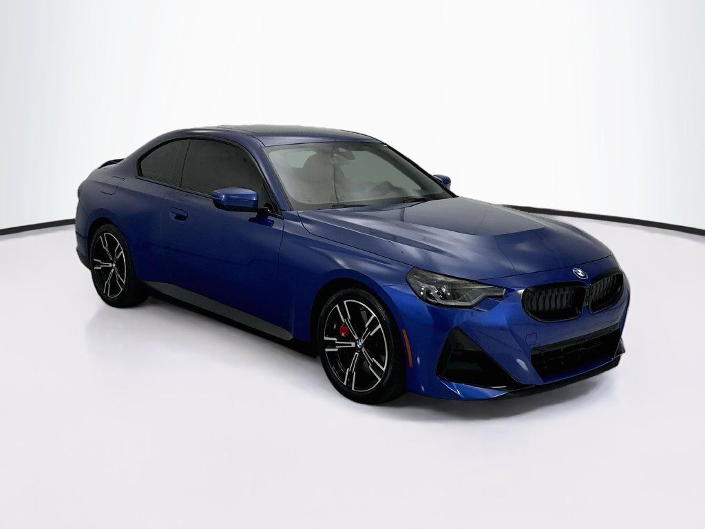 Used 2024 BMW 230i Coupe w/ Premium Package RWD image 3