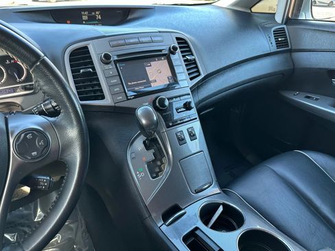 Used 2015 Toyota Venza XLE image 28
