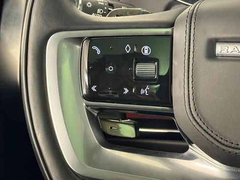 Used 2025 Land Rover Range Rover Long Wheelbase SE image 17