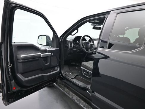 Used 2016 Ford F150 XLT image 7