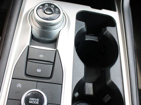 Used 2023 Ford Explorer XLT AWD/4WD image 26