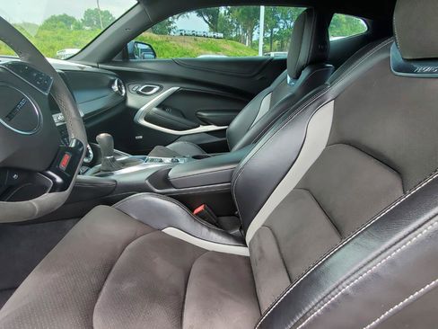 Used 2021 Chevrolet Camaro SS RWD image 4