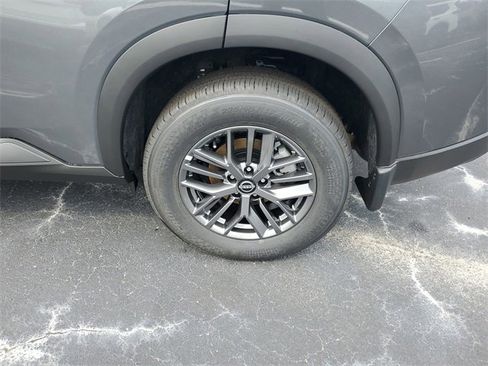 New 2026 Nissan Rogue S image 5