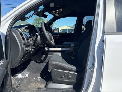 New 2026 RAM 1500 4x4 Crew Cab image 18