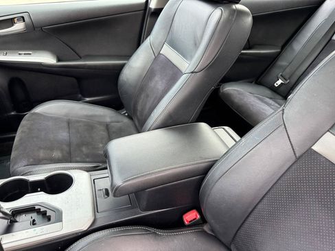 Used 2012 Toyota Camry SE FWD image 25