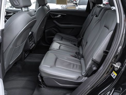 Used 2025 Audi Q7 3.0T Premium Plus image 22