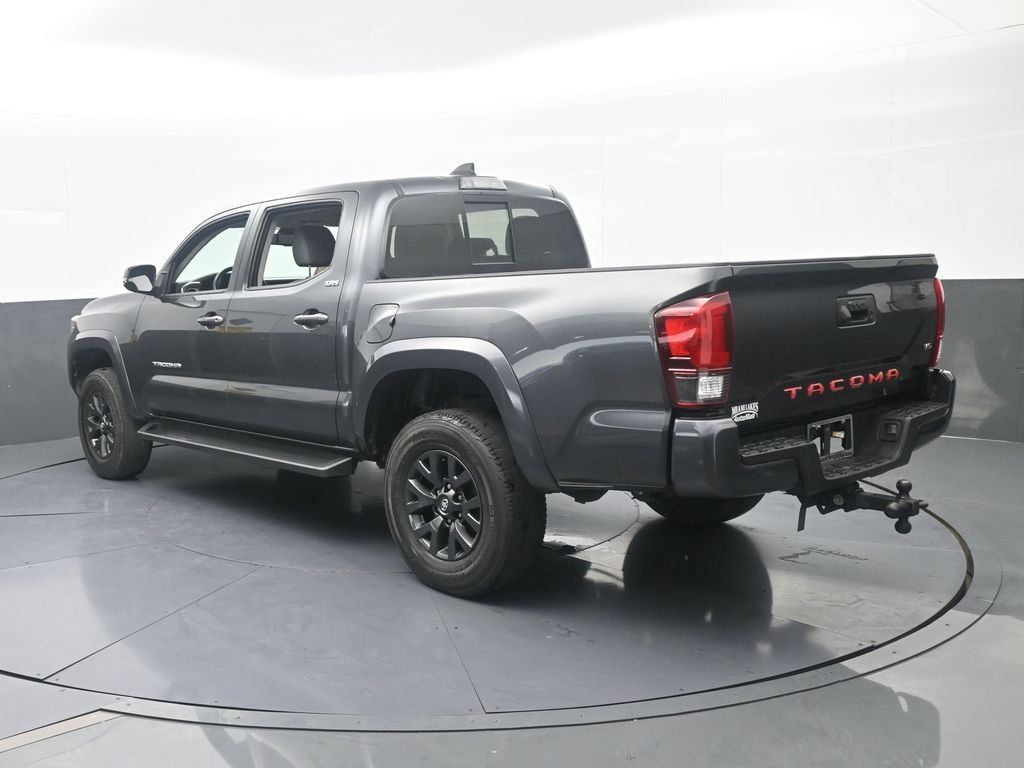Used 2022 Toyota Tacoma SR5 w/ Technology Package RWD image 4