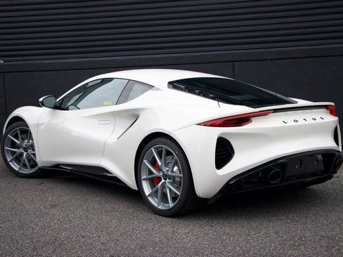 Used 2025 Lotus Emira image 3