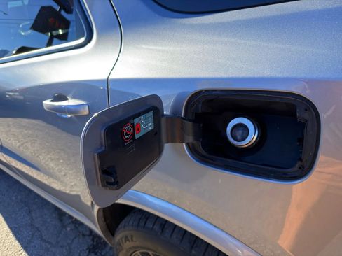 Used 2018 Dodge Durango SRT w/ Technology Group image 15