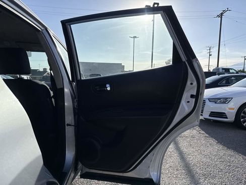 Used 2015 Nissan Rogue S w/ Convenience Package FWD image 18