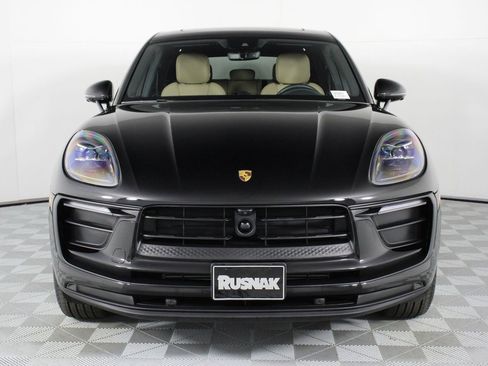 Certified 2025 Porsche Macan image 10