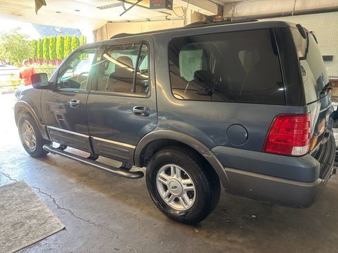 Used 2004 Ford Expedition XLT image 3