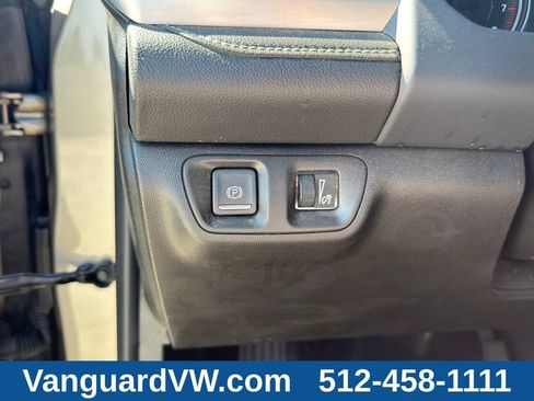 Used 2023 GMC Acadia SLE w/ Driver Convenience Package FWD image 21