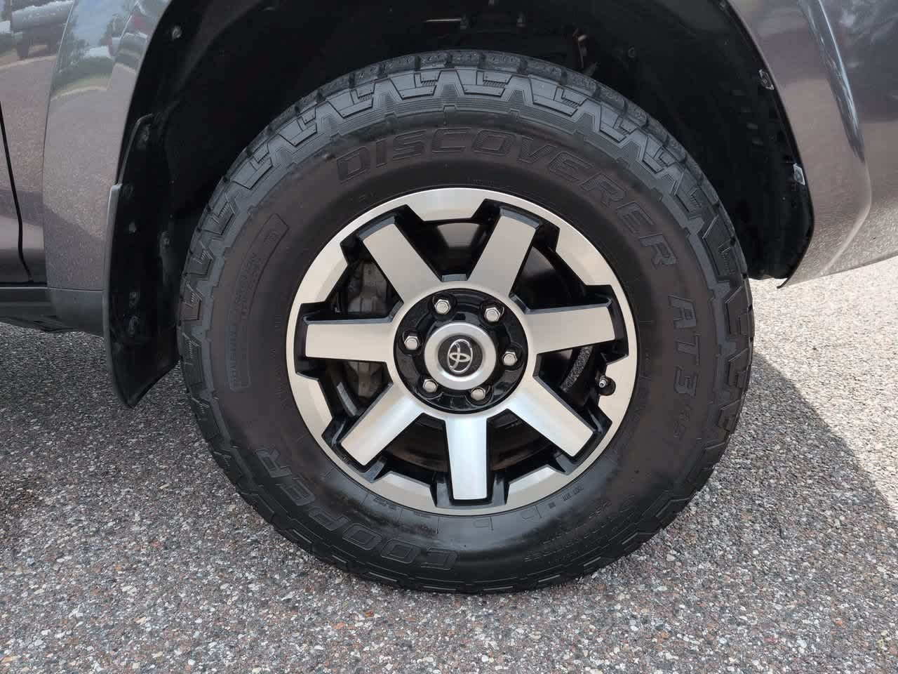 Certified 2020 Toyota 4Runner TRD Off-Road AWD/4WD image 11