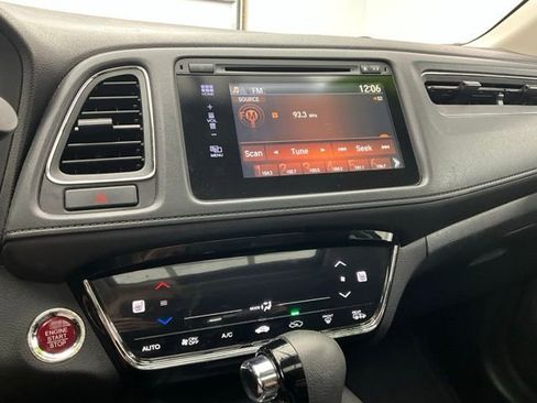 Used 2018 Honda HR-V EX image 10