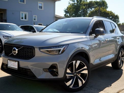 New 2026 Volvo XC40 B5 Ultra w/ Climate Package image 2