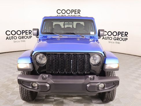 Used 2022 Jeep Gladiator Sport image 8