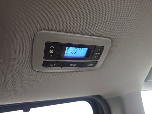 Used 2018 Toyota Sienna XLE image 30