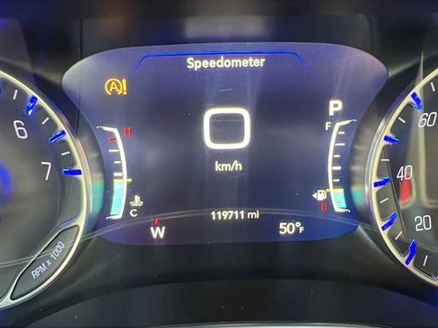 Used 2019 Chrysler Pacifica Touring-L Plus image 12