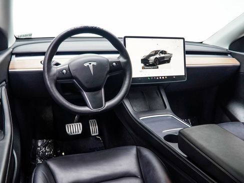 Used 2022 Tesla Model Y Performance AWD/4WD image 16