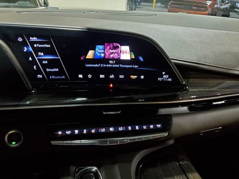 Used 2022 Cadillac Escalade ESV Premium Luxury AWD/4WD image 31