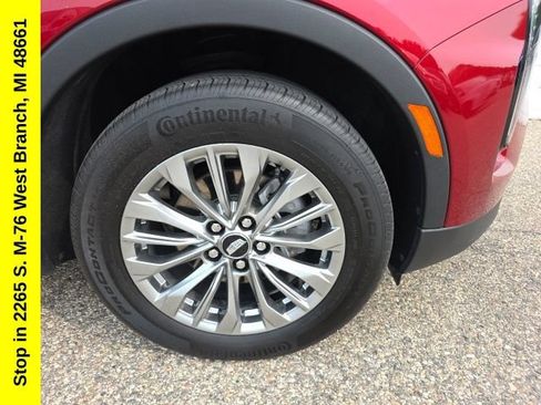 Used 2024 Cadillac XT4 Premium Luxury FWD image 8